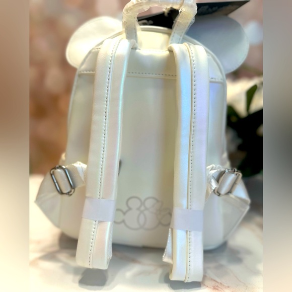 NWT! Wedding Loungefly Minnie Mouse Iridescent Pearl Backpack and Wallet Combo - Picture 10 of 14